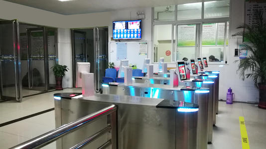 學校人臉識別宿舍門禁系統，識別**，**性高！