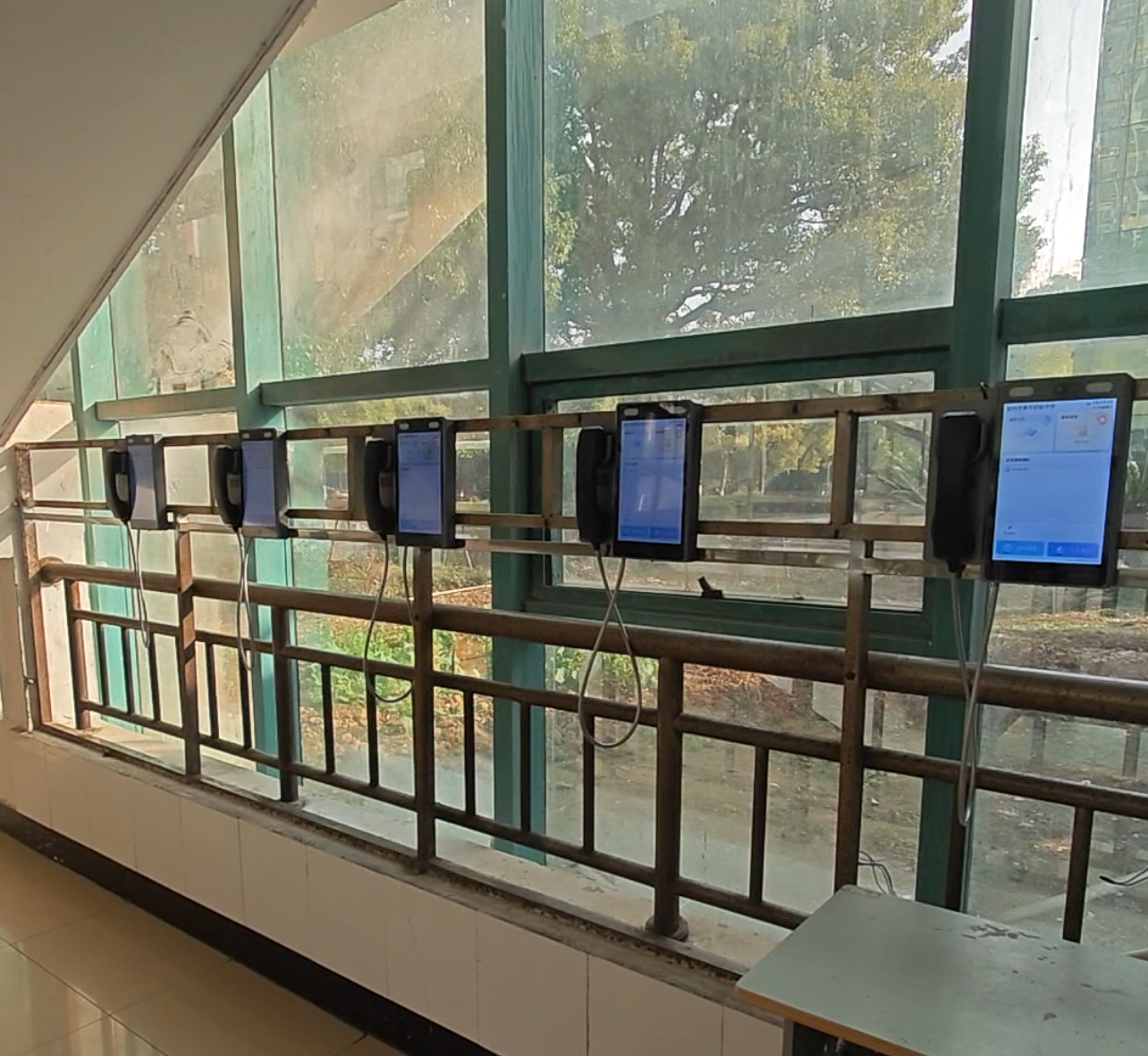 品科校園親情話機